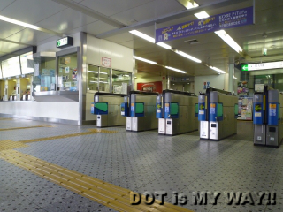 1.三宮ポートライナー駅